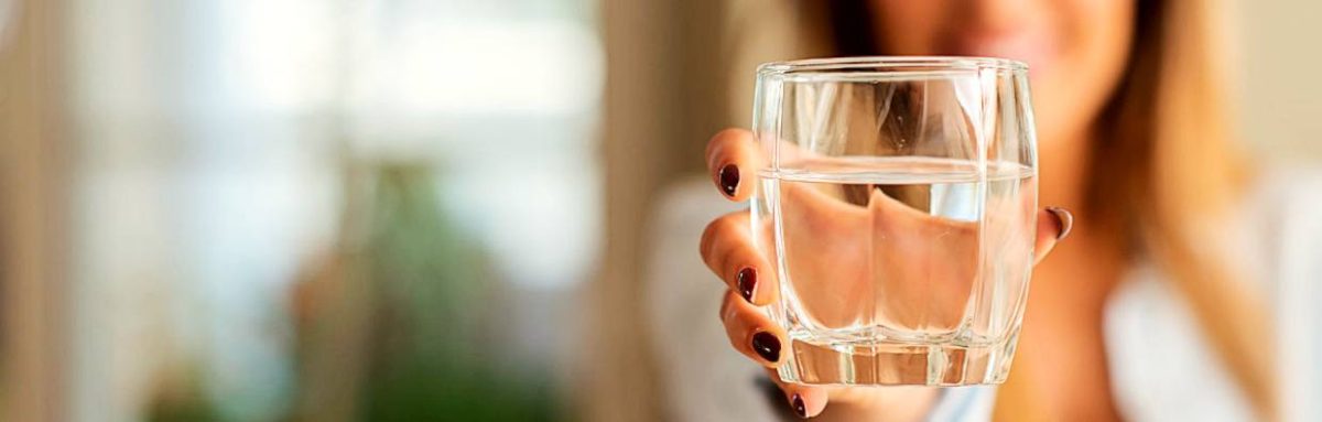 Dieta dr Budwig – ile wody trzeba pić codziennie
